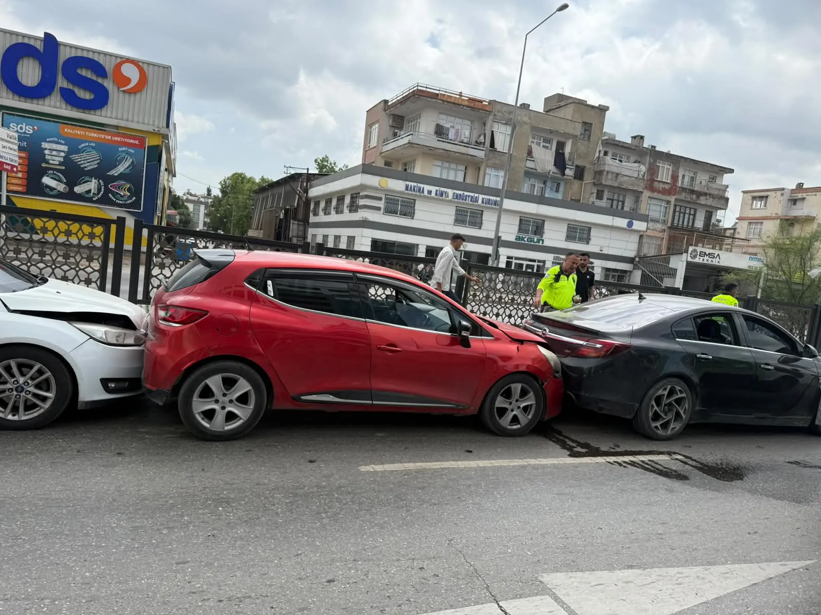 Uras Oto  Servisimize Başvuran Aracımızın Dosyası Açılıp Sıraya Alınmıştır