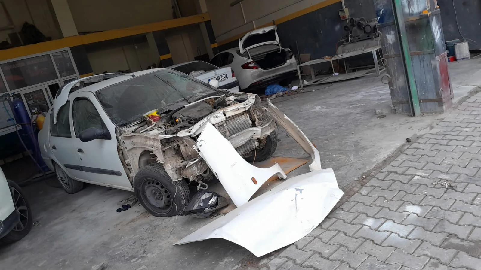 Uras Oto Hasar Onarım Servisi