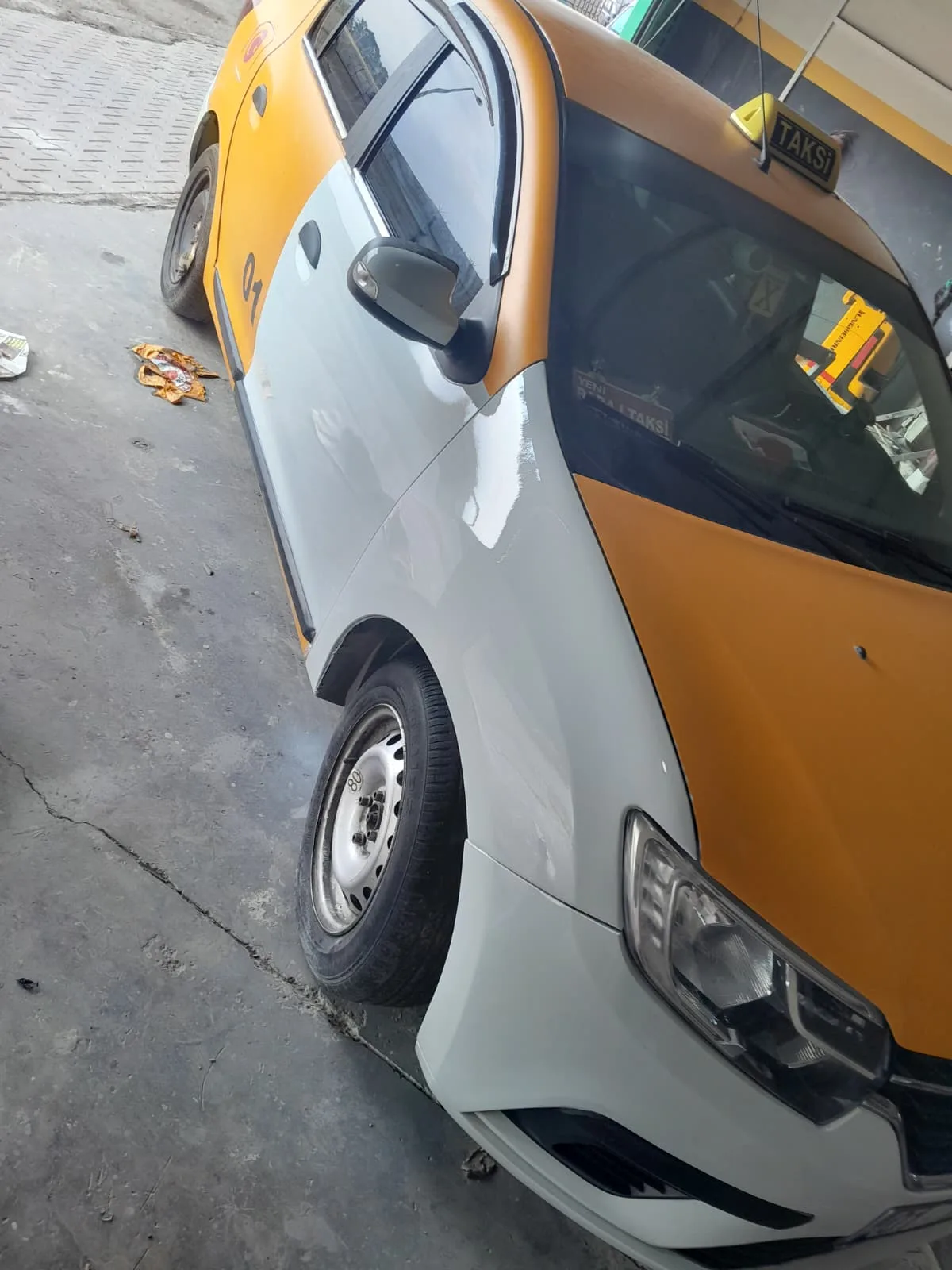 Uras Oto Servisimize Başvuran Sarı Taxsi Boya işlemi Tamamlanmıştır